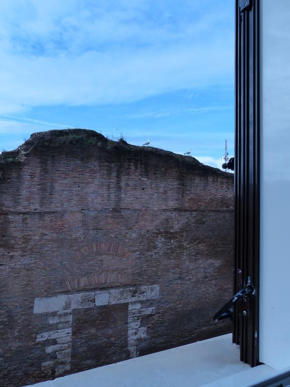 Between Termini & Colosseo Rome Exterior photo